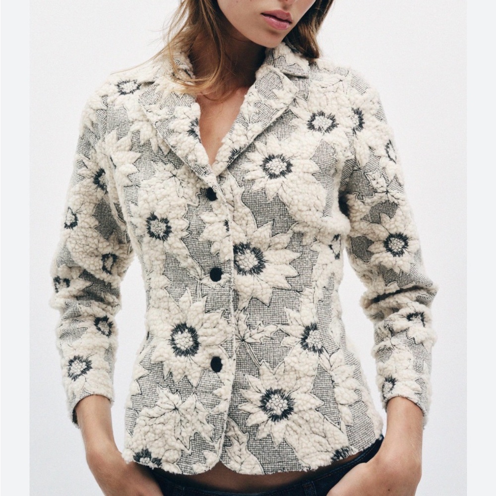 Zara Floral Textured Blazer NWT Quilted Black Ecru Long Sleeve Button Closure M